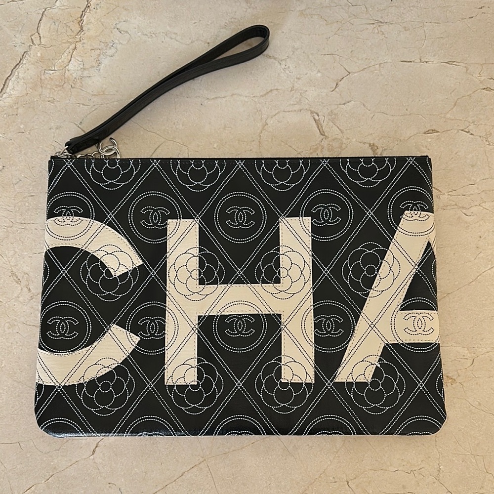 Chanel Black and White Clutch CC Camellia Authentic Full Set